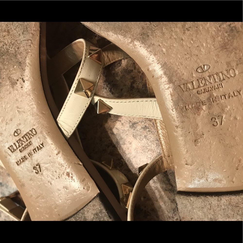 NFS💢 Valentino ROCK STUD sandals - Picture 8 of 8